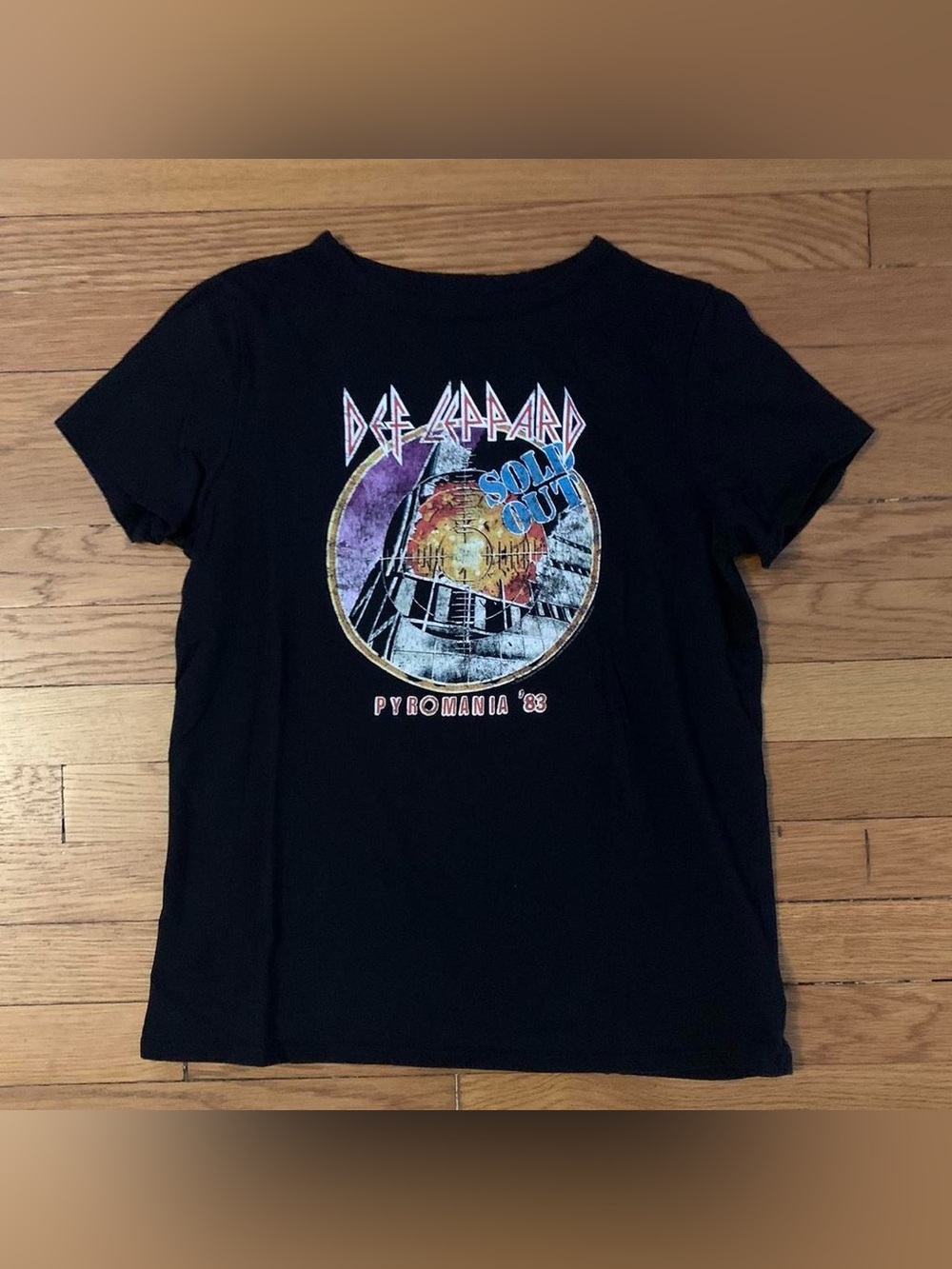 Def Leppard - Pyromania Retro Tee